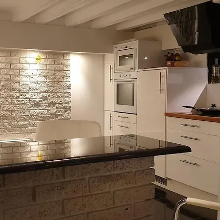 Апартаменти Lovely Big Unit With A Fantastic View